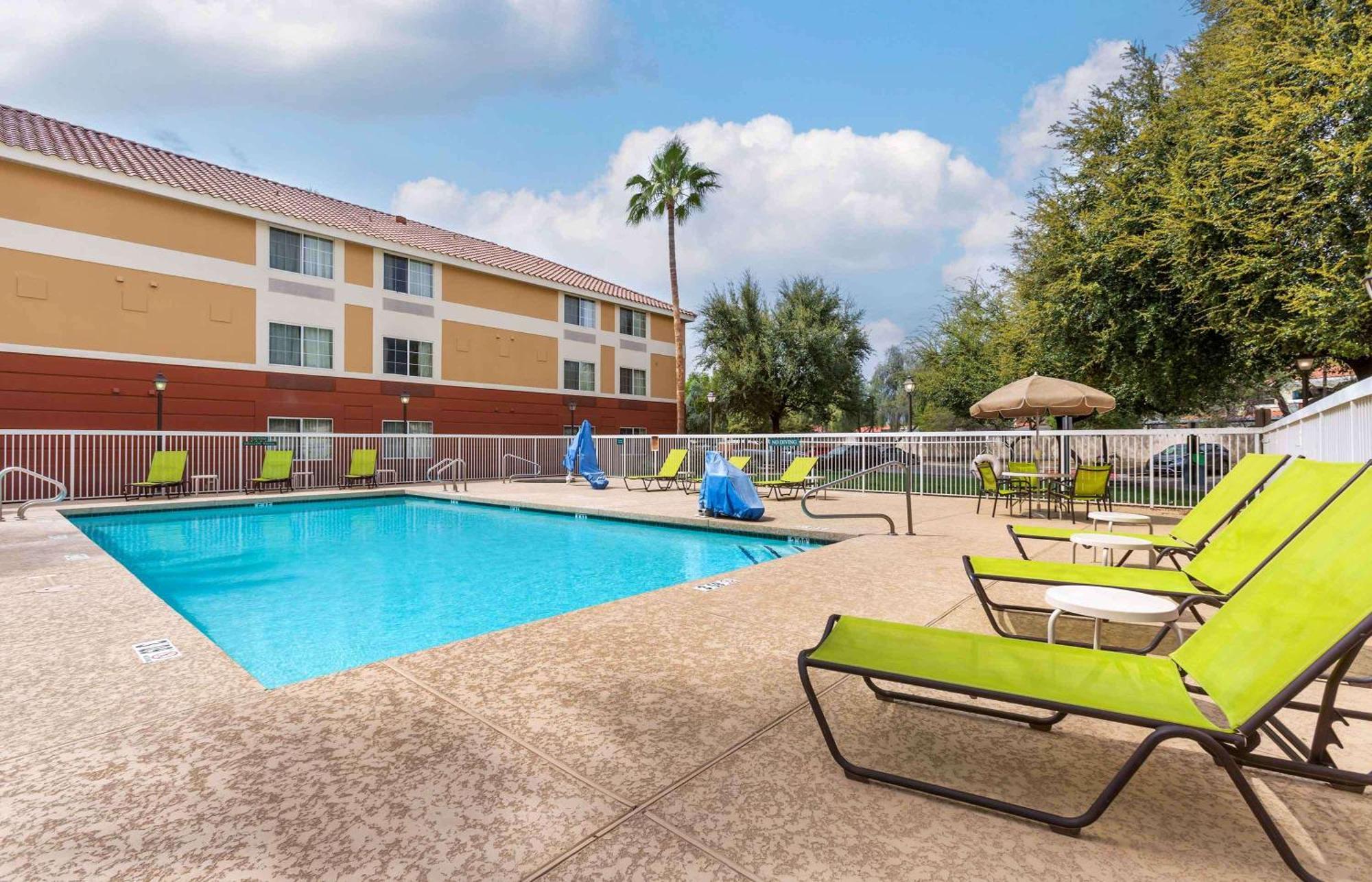 Extended Stay America Suites - Phoenix - Scottsdale Bagian luar foto