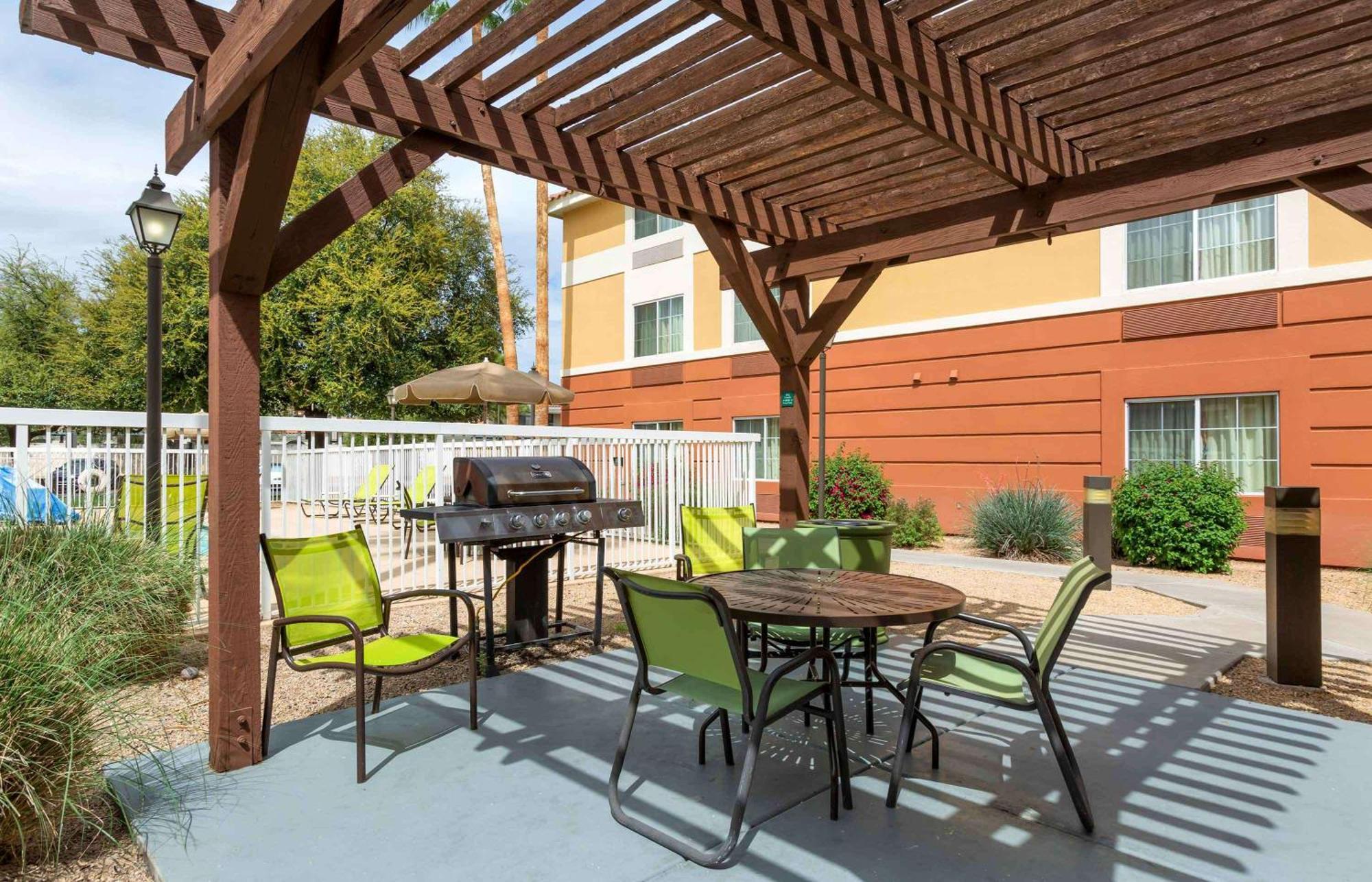 Extended Stay America Suites - Phoenix - Scottsdale Bagian luar foto